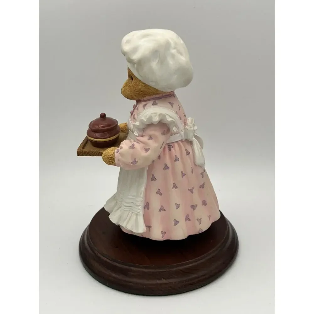 Upstairs Downstairs Bears, Dept. 56 figurine Mrs. Brumble excellent condition